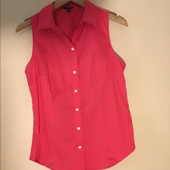 Ann Taylor Tops - WORN ONCE- ANN TAYLOR SLEEVELESS STRETCH BUTTON UP